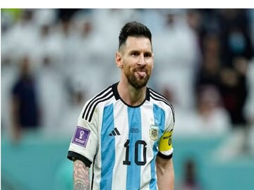 'What are you looking at, idiot' said to messi but he gave a fiery verbal reply -Photo- AP 