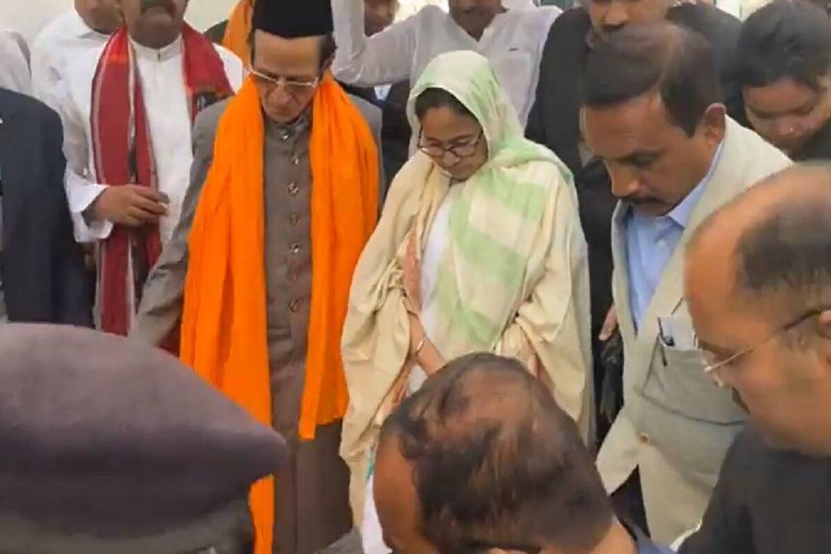 অজমেঢ় শরিফে মমতা৷