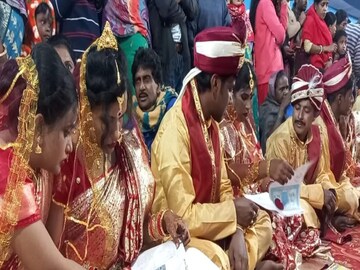 সাম্প্রদায়িক সম্প্রীতির বার্তা দিয়ে বর্ধমানে অনুষ্ঠিত হল ১০১ গণবিবাহ 