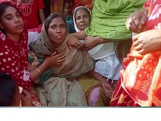 দুটি মৃতদেহ বাড়িতে পৌঁছতেই শোকের ছায়া নেমে আসে