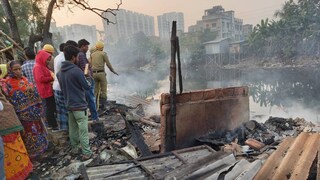 কেউ হতাহত না হলেও আর্থিক ক্ষতি হয়েছে প্রচুর