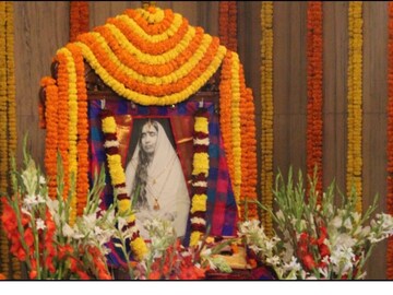 বেলুড় মঠের চিরাচরিত প্রথা অনুযায়ী মহাসমারোহে ভোরবেলা থেকেই সারদা মায়ের জন্মতিথি উৎসব পালন শুরু হয়েছে (ফাইল ছবি)