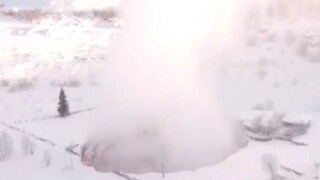 রাক্ষুসে এই গহ্বরের নাম স্থানীয় সংবাদমাধ্যমে দেওয়া হয়েছে 'নরকের দ্বার' রাক্ষুসে এই গহ্বরের নাম স্থানীয় সংবাদমাধ্যমে দেওয়া হয়েছে 'নরকের দ্বার'