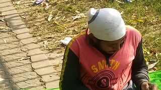 শারীরিক প্রতিবন্ধকতাকে বাধা হয়ে উঠতে দেননি শারীরিক প্রতিবন্ধকতাকে বাধা হয়ে উঠতে দেননি