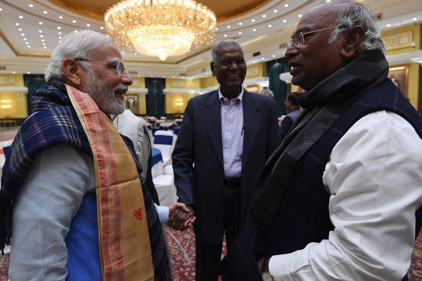কেন্দ্রীয় মন্ত্রীদের মধ্যে প্রধানমন্ত্রী নরেন্দ্র মোদি ছাড়া ছিলেন স্বরাষ্ট্র মন্ত্রী অমিত শাহ। এ দিনের বৈঠকের ফাঁকেই বিজেপির সর্ব ভারতীয় সভাপতি জেপি নাড্ডার সঙ্গে কথা বলেছেন তৃণমূল নেত্রী। অন্যান্য দলের নেতাদের সঙ্গেও সৌজন্যে সাক্ষাৎ হয়েছে তাঁর।