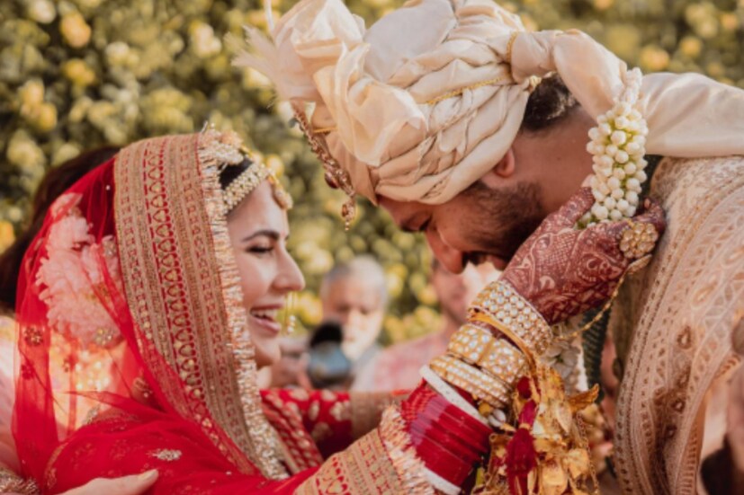 কেবল সাধারণ মানুষ নয়, সাংবাদিকরা ওঁত পেতে ছিলেন কী ভাবে তাঁদের চূড়ান্ত গোপন বিয়ের একটু খবর প্রকাশ করা যায়। কিন্তু তা সম্ভব হয়নি। এমনই নিরাপত্তার বলয় তৈরি করা হয়েছিল যে মাছিও গলতে পারেনি রাজস্থানের সেই আসরে।