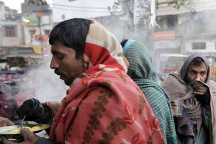 জেলায়  তাপমাত্রা স্বাভাবিকের কাছে। সকালে ও সন্ধ্যায় শীতভাব ফিরছে। জেলায় জেলায় ফিরছে শীতের আমেজ। তিন চার দিনে ধীরে ধীরে স্বাভাবিক বা তার নীচে নামবে পারদ।