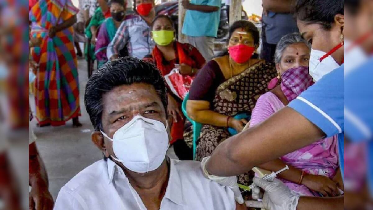 ‘ভিড়ে মাস্ক পরুন, টিকা নিন’, করোনা নিয়ে দেশবাসীকে ফের সতর্ক করছে কেন্দ্র