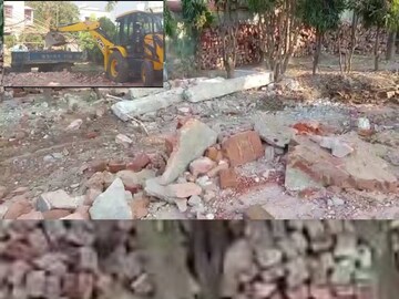 ৩০-৩২ বছর আগে স্কুলটি বন্ধ হয়ে যায়