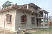 গ্রামের মাঝে সুদৃশ্য পাকাবাড়ি, তা-ও আবাস যোজনার তালিকায় তৃণমূল প্রধানের স্বামীর