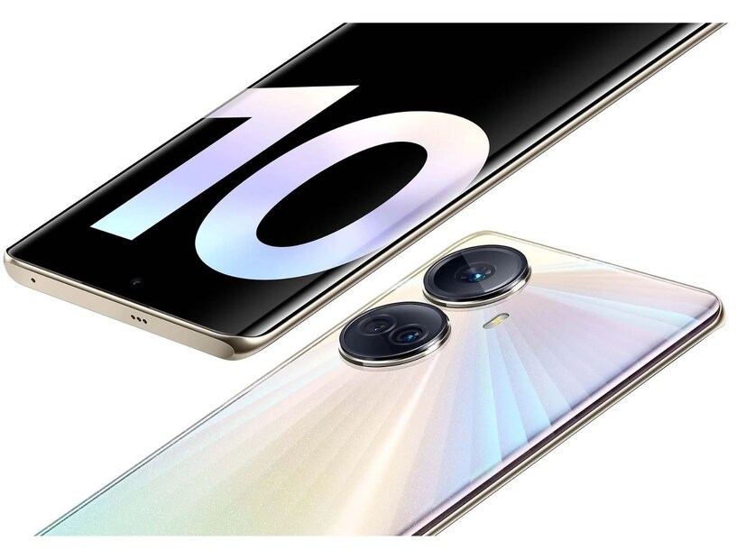 Realme 10 Pro 5G-এর দুটি মডেল রয়েছে। এর ৬ জিবি র‍্যাম মডেলের দাম ১৮,৯৯৯ টাকা এবং ৮ জিবি র‍্যাম মডেলের দাম ১৯,৯৯৯ টাকা। ফোনগুলো ডার্ক ম্যাটার, হাইপারস্পেস এবং নেবুলা ব্লু রঙে পাওয়া যাচ্ছে। 