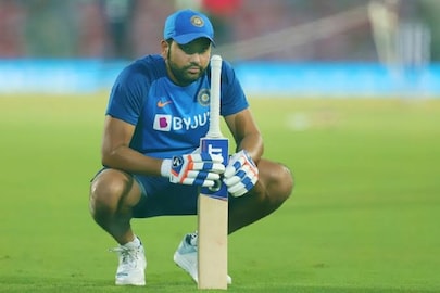 চোট সারিয়ে অনুশীলনে নেমে পড়লেন রোহিত শর্মা