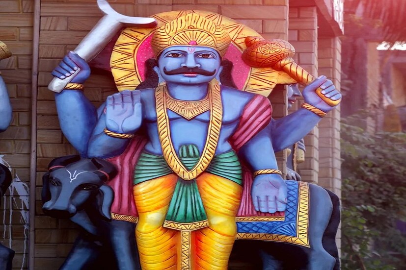 শনিবার খাদ্য দান করা শুভ। বিশেষ করে আপনি যদি পরিচ্ছন্নতা কর্মীদের চাল এবং দুধ দান করেন তবে আপনি সাড়ে সাতি সমস্যা থেকে কিছুটা মুক্তি পেতে পারেন।