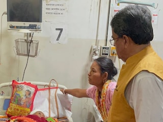 কনভয়ের গাড়ির ধাক্কায় আহত বৃদ্ধা, হাসপাতালে নিয়ে গেলেন ত্রিপুরার মুখ্যমন্ত্রী