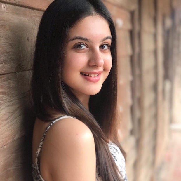 মর্মান্তিক ! সিরিয়ালের সেটেই মৃত্যু হল ছোট পর্দার জনপ্রিয় মুখ অভিনেত্রী তুনিশা শর্মার ৷ শনিবার মুম্বইয়ের ভাসাইয়ে সিরিয়ালের সেটে মেক-আপ রুমে উদ্ধার হয় অভিনেত্রীর নিথর দেহ ৷