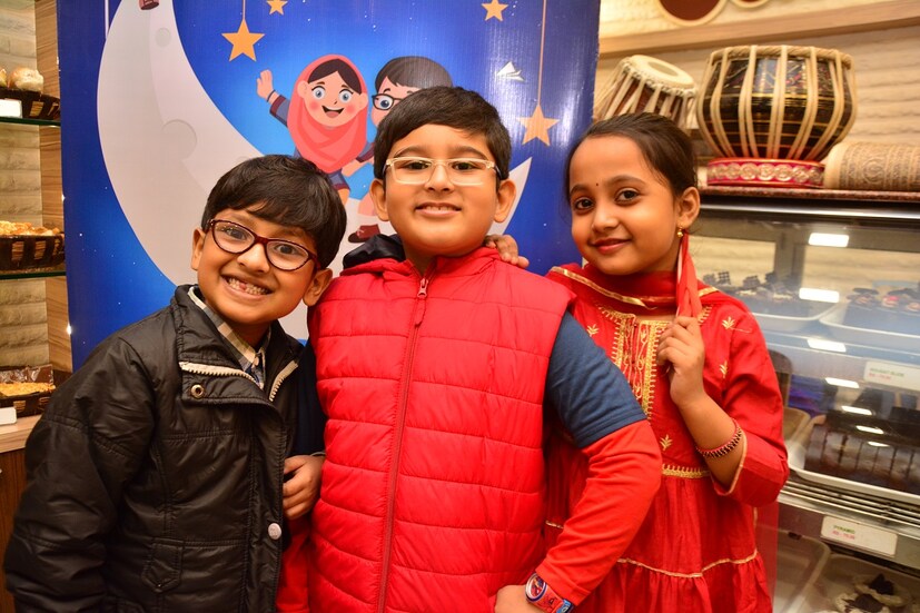 শিবপ্রসাদ মুখোপাধ্যায় বলেন, “বড়দিন মানেই কেক। আমরা ২৩ ডিসেম্বর হামি ২ রিলিজ করতে প্রস্তুত। বাচ্চাদের জন্য ক্রিসমাসের ঠিক আগেই কেকস হামি ২ স্পেশাল কেক লঞ্চ করছে। আমি বিশ্বাস করি বাচ্চারা যেমন কেক এবং পেস্ট্রি পছন্দ করে, তেমনি তারা আমাদের সিনেমাও পছন্দ করবে’’।