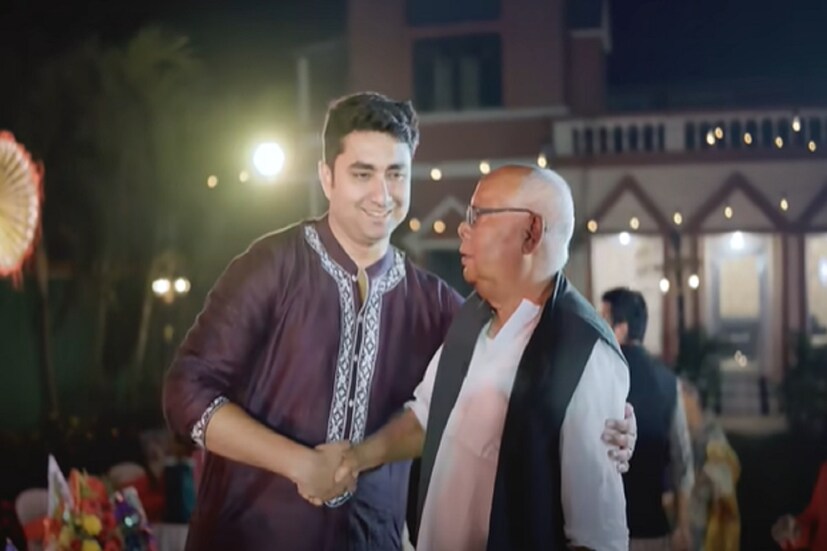 'ঝড়ের আগে কান্তি আসে'... তবে এখানেও দেরি নয়। স্নেহের শতরূপের বিয়েতেও উপস্থিত ছিলেন সিপিএম নেতা কান্তি গাঙ্গুলী। (ছবি : শতরূপের ইউটিউব)