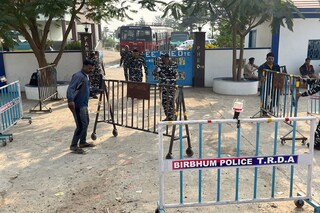 রামপুরহাটের ক্য়াম্প অফিস ফাঁকা করল সিবিআই। 