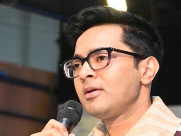 কংগ্রেসকে ভোট না দেওয়ার আবেদন জানান অভিষেকও