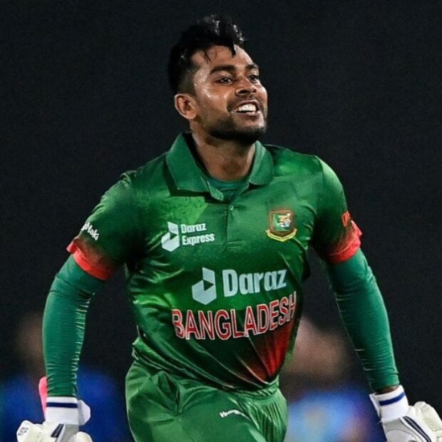 সাত বছর পর আবার বাংলাদেশের কাছে সিরিজ হারের আশঙ্কা জাগিয়ে দিল রোহিত শর্মার ভারতীয় দল। আগামীকাল মিরপুরে সিরিজের দ্বিতীয় ওডিআই ভারতীয় দল হারলে সেই আশঙ্কা সত্যি হয়ে যাবে।