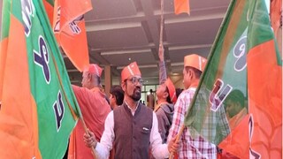 গুজরাতে বিজেপি কর্মীদের উল্লাস। গুজরাতে বিজেপি কর্মীদের উল্লাস।