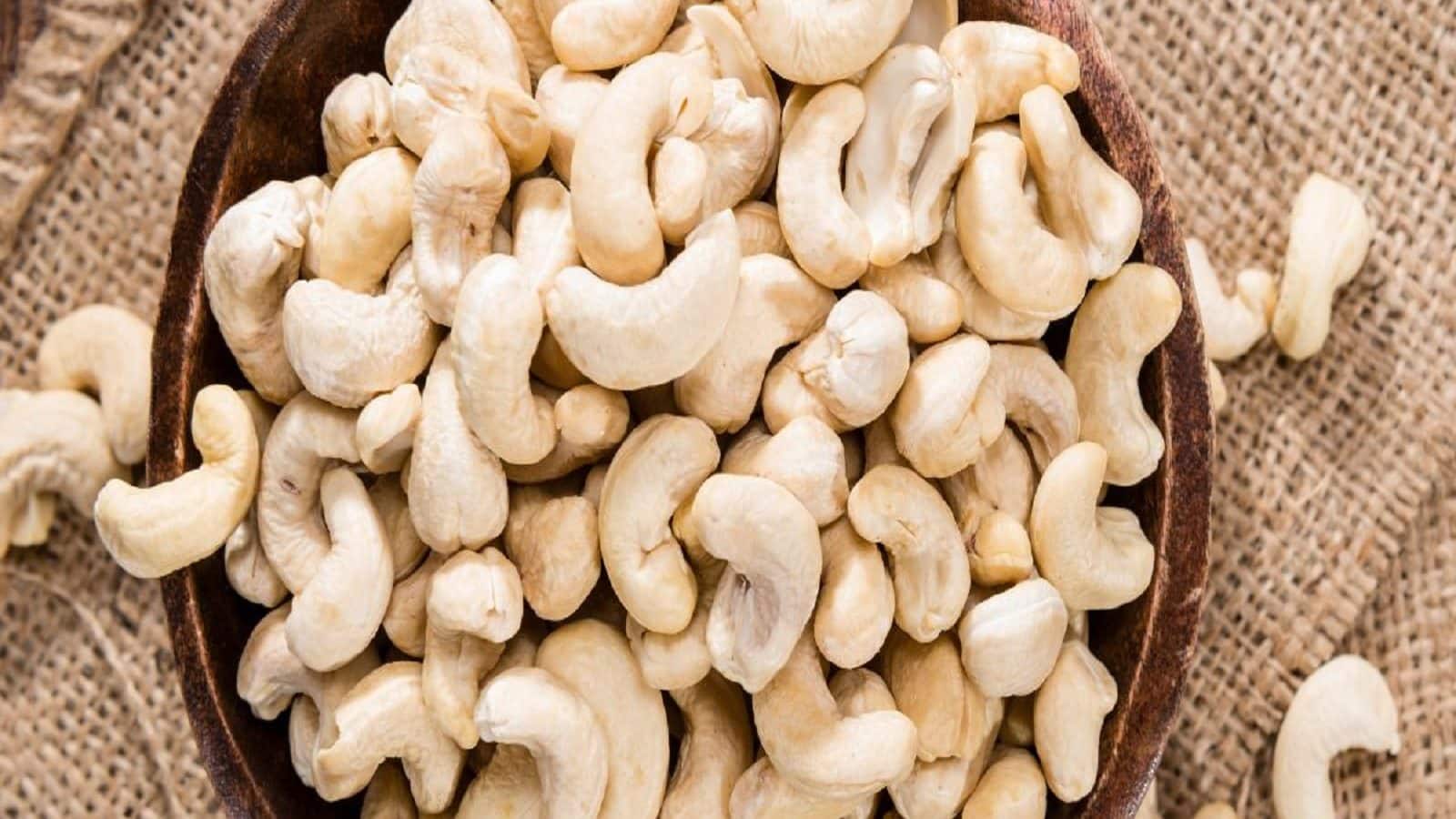 সাবধান! এই সমস্যাগুলি থাকলে কখনই কাজু বাদাম খাওয়া উচিৎ নয়, জানুন