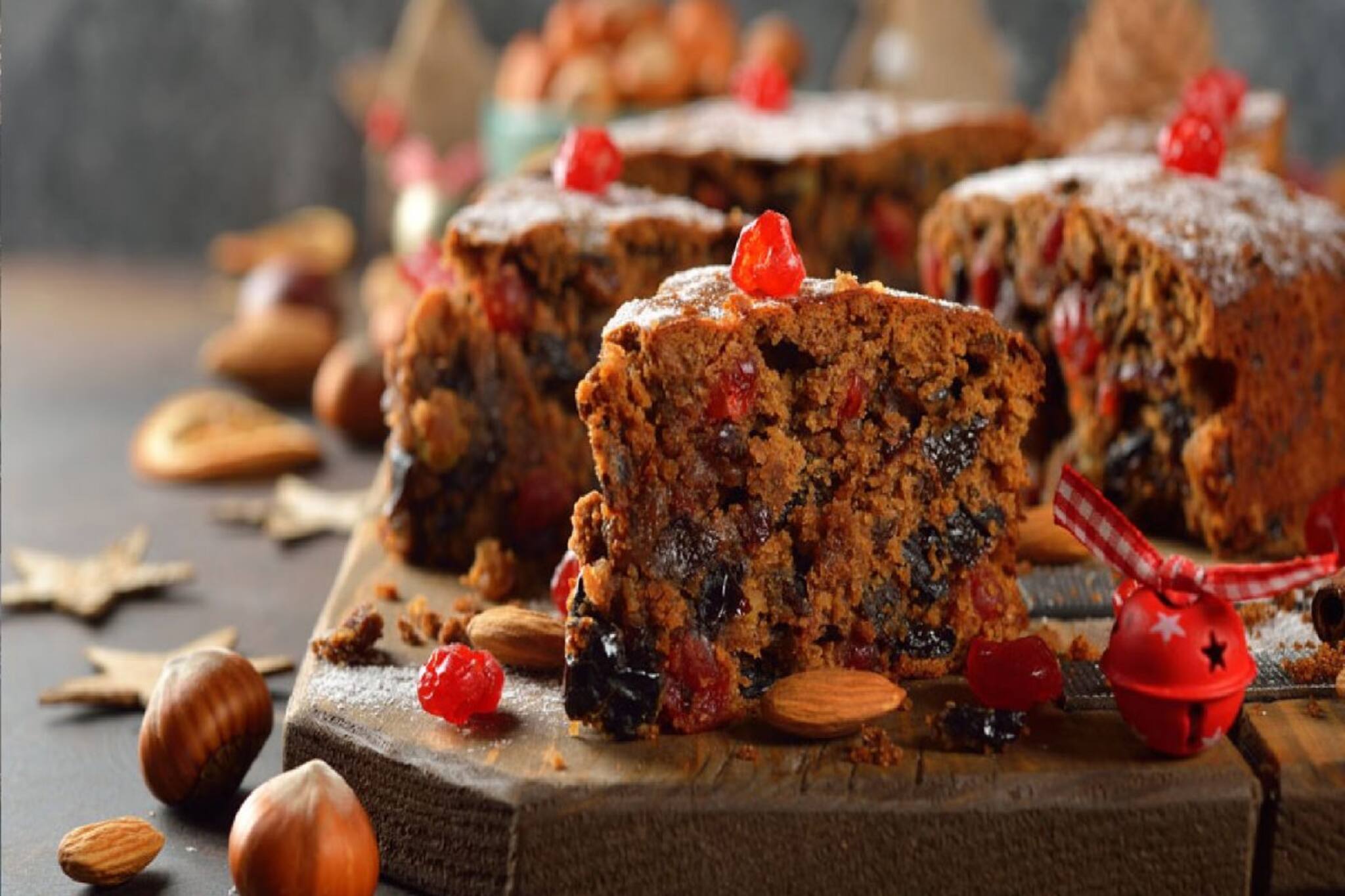 বেকারি তো আছেই, এ বারে বাড়ির তৈরি কেকে মজেছে শহরবাসী