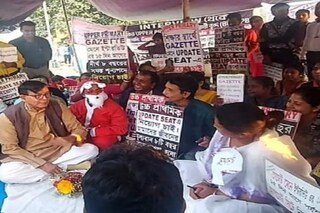 আন্দোলনকারীদের কাছে সেলিম