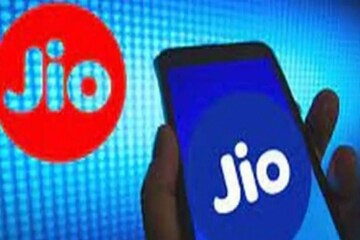 পকেটে ১০০ টাকারও কম! কুছ পরোয়া নেই, ফ্রি ডেটা সহ লোভনীয় অফার জিও-তে
