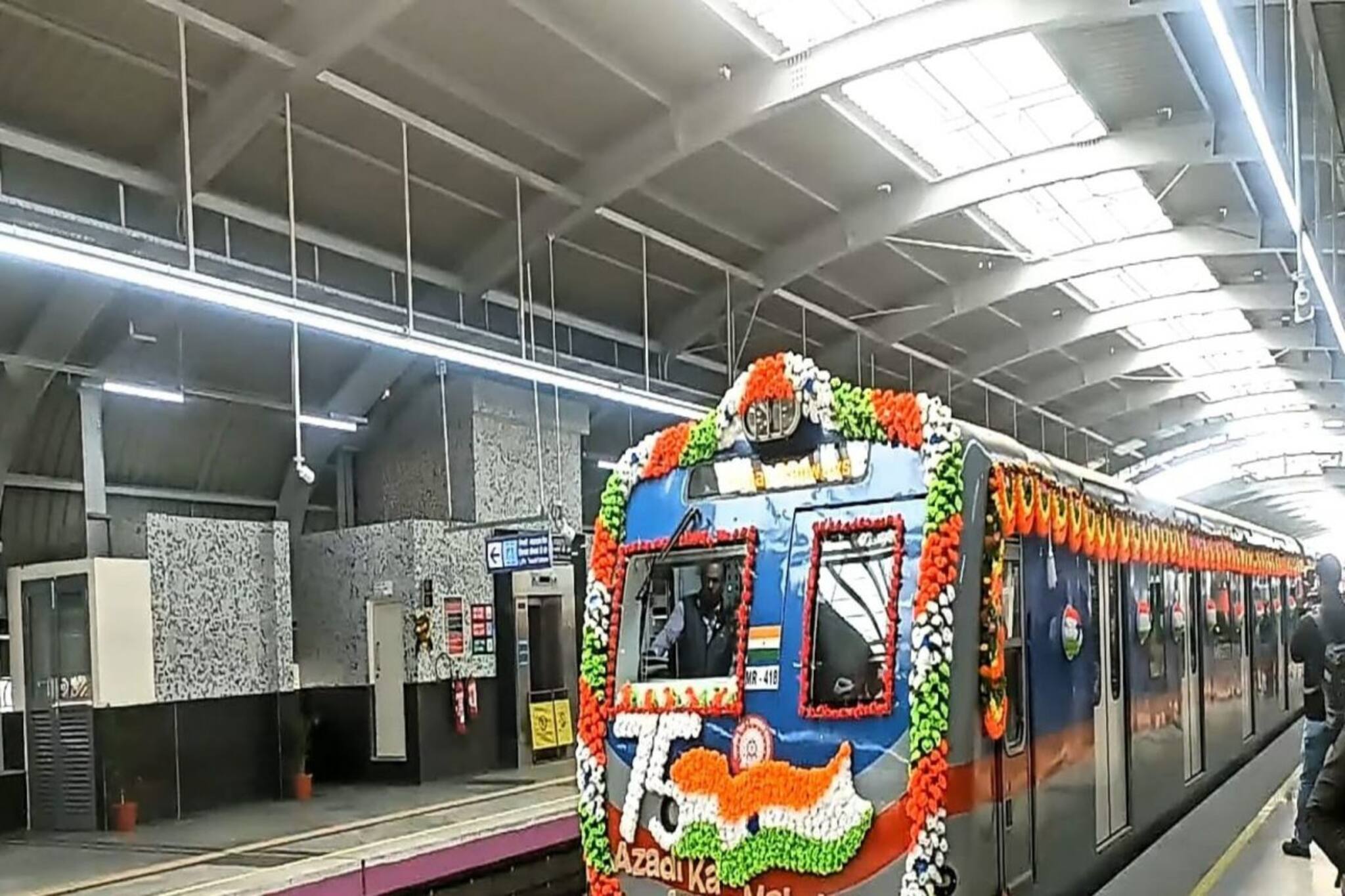 আরও ১২ কিলোমিটার...? জোকা তারাতলা মেট্রোয় সওয়ার হয়ে 'বড়' ঘোষণা রেলমন্ত্রীর!