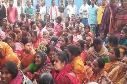 চলছে বিক্ষোভ