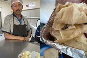 রাজধানী এক্সপ্রেসের এ কী অবস্থা! অমলেটের মধ্যে আরশোলা