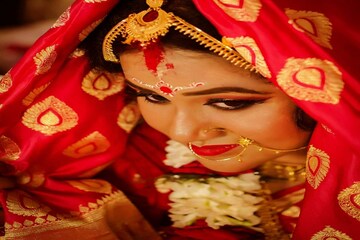 বিয়ে নাকি? আজ থেকে নিন চুলের যত্ন! বিশেষ দিনে আপনার থেকে চোখ ফেরায় কার সাধ্যি? বিয়ে নাকি? আজ থেকে নিন চুলের যত্ন! বিশেষ দিনে আপনার থেকে চোখ ফেরায় কার সাধ্যি?