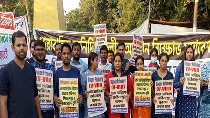 শিক্ষক বদলির জেরে স্কুলে শিক্ষক নেই, ভুরি ভুরি চিঠি এসএসসি-তে ! চিন্তায় আধিকারিকরা শিক্ষক বদলির জেরে স্কুলে শিক্ষক নেই, ভুরি ভুরি চিঠি এসএসসি-তে ! চিন্তায় আধিকারিকরা