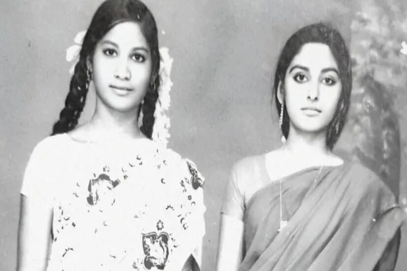 এই সুন্দরী নায়িকা, যিনি ফটোতে তাঁর বন্ধুর সঙ্গে দাঁড়িয়ে আছেন, তিনি এক সময় ভক্তদের হৃদয় একা শাসন করে গিয়েছেন। ছিলেন বলিউডের প্রথম সারির অভিনেত্রী এবং রাজনীতিবিদও। পরে সাংসদও হন তিনি। সেই সময় প্রায় সমস্ত বড় তারকাদের বিপরীতে নায়িকা হিসাবে দাপিয়ে অভিনয় করেছিলেন তিনি!