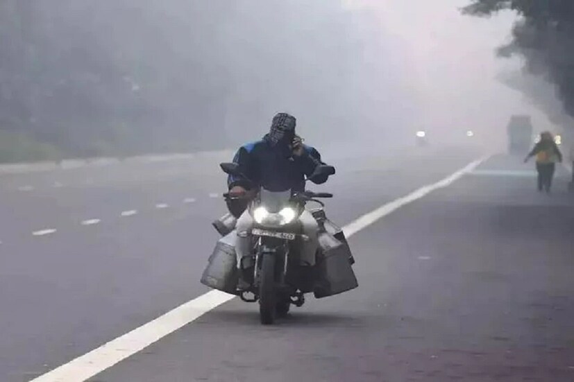 রাজস্থানে গ্রাউন্ড ফ্রস্ট এবং শৈত্য প্রবাহের সম্ভাবনা থাকলেও উত্তর-পশ্চিম ভারতের বাকি অংশে শৈত্য প্রবাহের প্রভাব কমবে। ২৪ ঘণ্টা পর থেকে রাজধানী দিল্লিতেও আবহাওয়ার পরিবর্তন হবে, শৈত্য প্রবাহ থেকে ধীরে ধীরে তাপমাত্রা বাড়তে পারে। তবে ঘন কুয়াশার চাদর থাকবে আগামী বেশ কয়েকদিন দিল্লিতে।