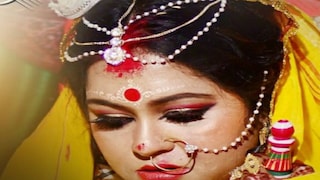 সুবিচারের আশায় বৃদ্ধা মা