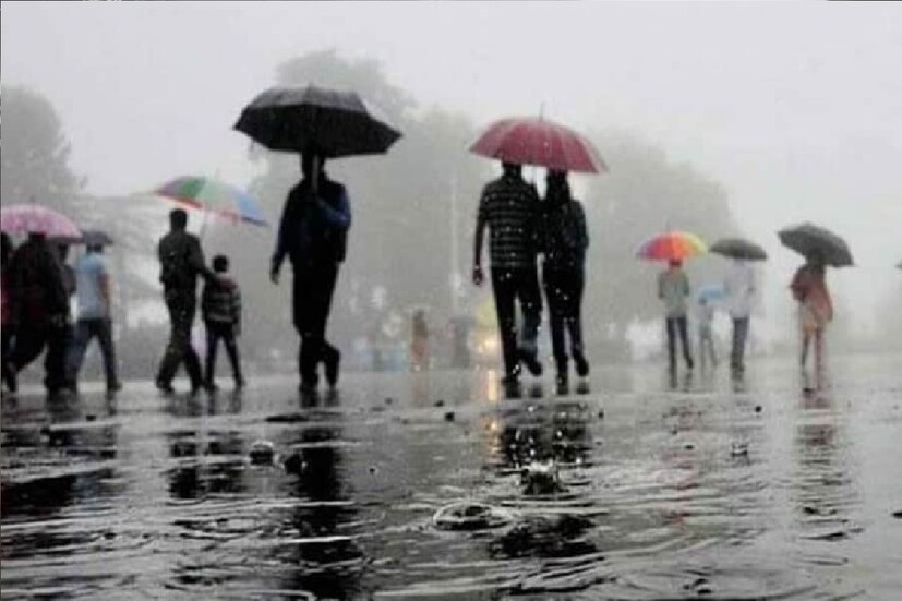 আগামী কয়েকদিন ভারী কুয়াশা থাকবে হিমাচল প্রদেশ এবং উত্তরপ্রদেশের কিছু অংশে। এছাড়াও উত্তর-পূর্ব ভারতের রাজ্য আসাম মেঘালয় মনিপুর মিজোরাম ত্রিপুরাতে আগামী কয়েক দিন হালকা থেকে মাঝারি কুয়াশার সতর্কতা। মাঝারি কুয়াশা হতে পারে উত্তরবঙ্গের বিভিন্ন জেলাতে। গাঙ্গেয় পশ্চিমবঙ্গের জেলাগুলিতে সকালের দিকে খুব হালকা কুয়াশা ।