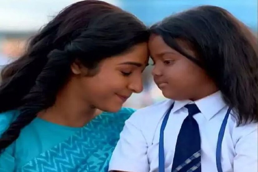 এই মুহূর্তে বাংলা টেলিভিশনের অত্যন্ত জনপ্রিয় শো অনুরাগের ছোঁয়া ৷ দৈনন্দিন জনপ্রিয়তায় অন্যতম শীর্ষ স্থানীয় ধারাবাহিকও বলা যেতে পারে ৷ ফাইল ছবি ৷