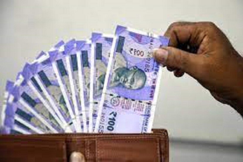 মহিলাদের নিজের পায়ে দাঁড় করানোর জন্য কেন্দ্রীয় সরকারের পক্ষ থেকে মহিলাদের জন্য নানান ধরনের প্রকল্প আছে, সাম্প্রতিক সময়ে একটি ভিডিও-তে দাবি করা হয়েছে ৷ প্রতীকী ছবি ৷