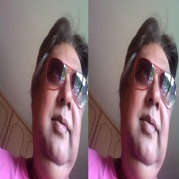 ফলে বাইপাসের ধারে বেসরকারি হাসপাতালে ভর্তি করা হলে, স্বাস্থ্যের অবনতি হয়, ভেন্টিলেশনে রাখা হলেও বিশেষ ফল হলনা, জ্ঞান আর ফেরেনি, বৃহস্পতিবার হৃদরোগে আক্রান্ত হয়ে প্রয়াত হন এই পরিচালক ৷ ফাইল ছবি ৷