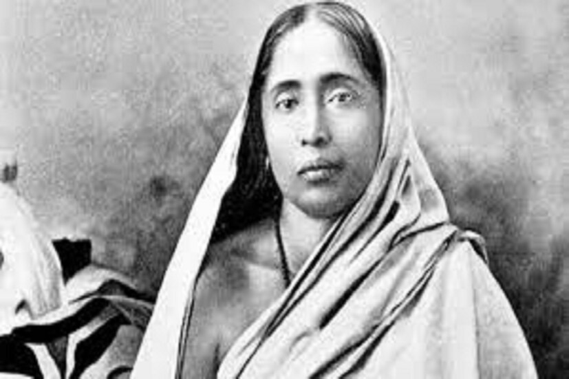মায়ের বাগবাজারের বাড়ির সঙ্গে সঙ্গে দক্ষিণেশ্বরেও ছেলেরা এসে মা সারাদিন ধরে মা মা করতেন ৷ মা সারদা সেই জন্যই বলেছিলেন গুরুপত্নী নয়, পাতানো মাও না, তিনি সত্যিকারের মা ৷ ফাইল ছবি ৷