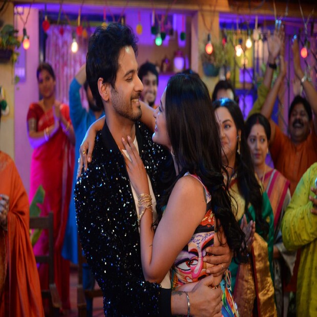 প্রেমের জোয়ারে ভাসছে যশ ও প্রিয়াঙ্কা, টলিউডে কি নয়া সমীকরণ তৈরি হচ্ছে? না না আর কোনও সাসপেন্স রাখবো না? প্রিয়াঙ্কা-যশের নতুন ছবি তোকে ছাড়া বাঁচবো না ৷ 