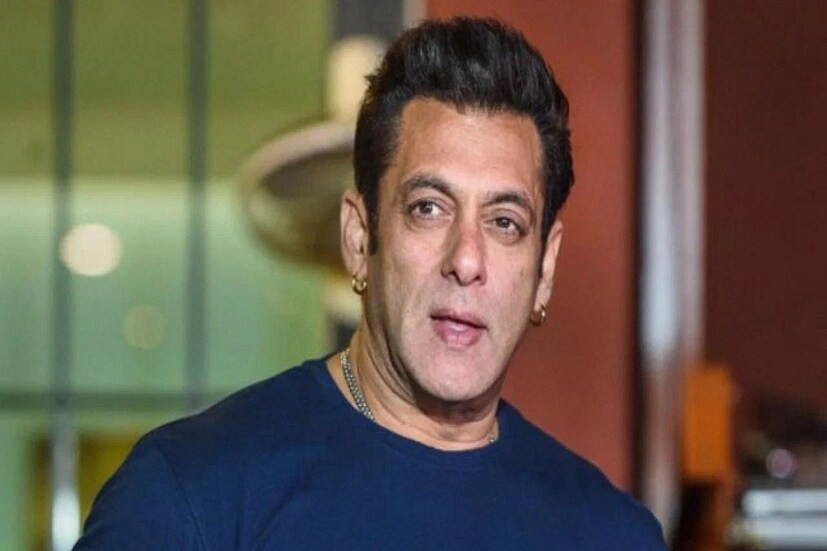 এই বাড়ির সঙ্গে বহু পুরনো স্মৃতি জড়িয়ে আছে ৷ সলমন খানের গ্যালাক্সি অ্যাপার্টমেন্টের বাইরে ভক্তরা ভিড় করেন যাতে তাঁদের স্বপ্নের নায়ককে দেখতে পান ৷ ফাইল ছবি ৷
