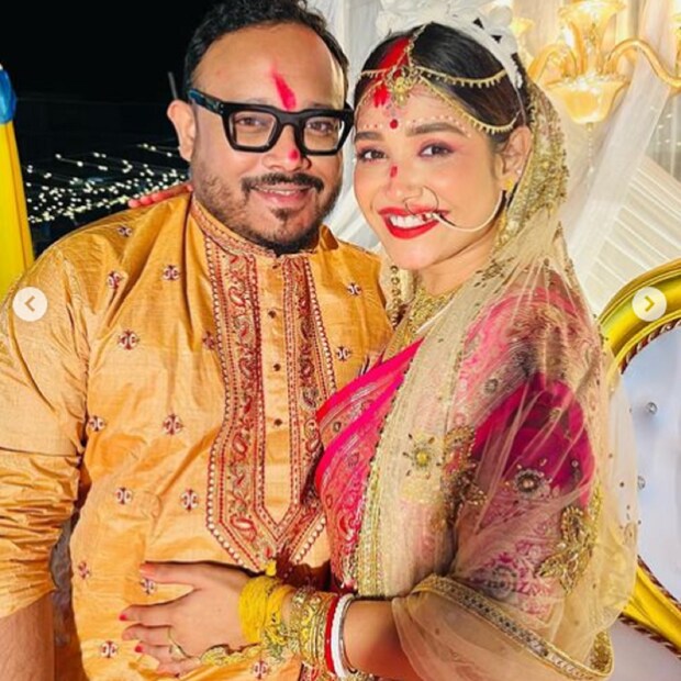 বিয়ের পিঁড়িতে রোশনি! বহুদিনের প্রেমিক, পেশায় ব্যবসায়ী তূর্জ সেনের সঙ্গে গাঁটছড়া বাঁধলেন পর্দার খলনায়িকা রোহিণী৷