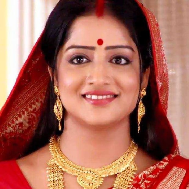 রুশা অভিনয় জীবন শুরু করেন ২০০৯ সালে স্টার জলসার 'ওগো বধূ সুন্দরী'তে লাবণ্য চরিত্রে অভিনয়ের মাধ্যমে। এরপর ২০১৩ সালে স্টার জলসার তোমায় আমায় মিলেতে অভিনয় করেন।