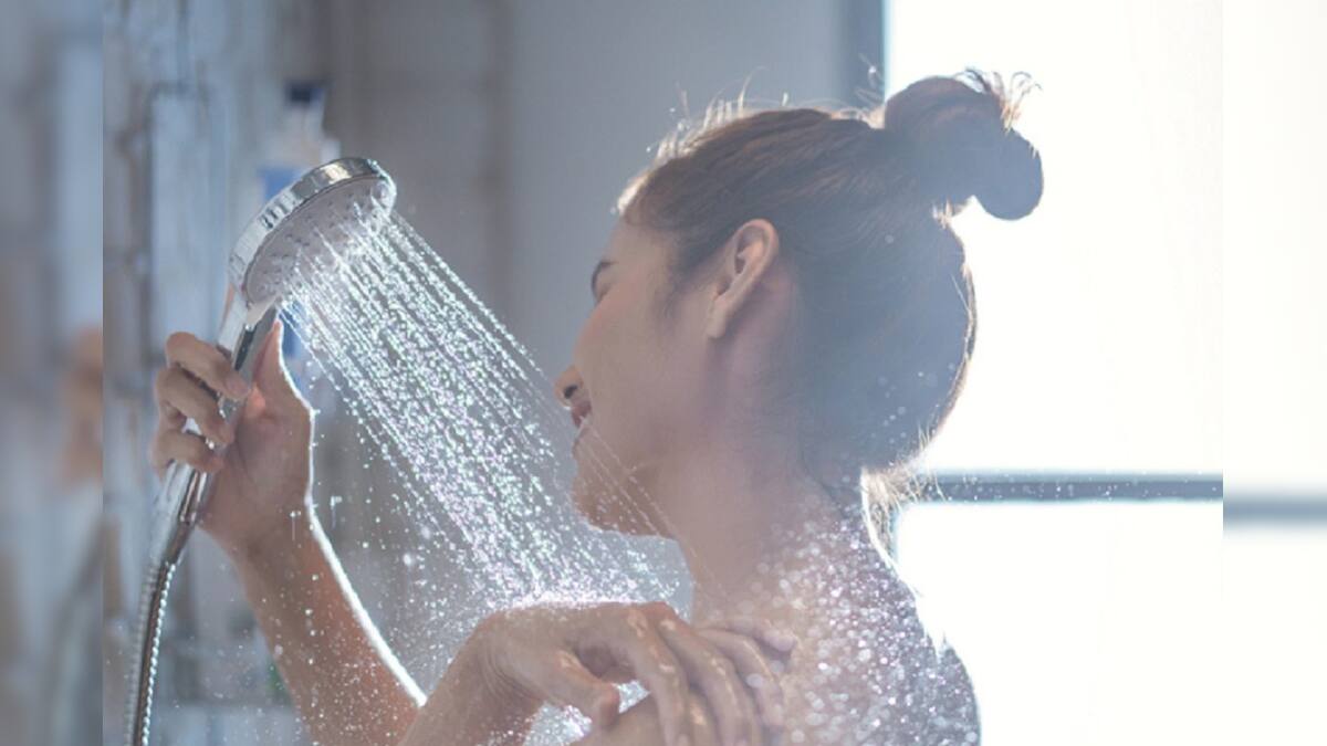 Health Tips গরম জলে স্নানের পর ভুল করেও এই কাজ করবেন না, অজান্তেই