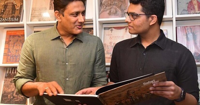 চেতনার প্রথম পক্ষের স্বামী মেয়েকে নিজের কাছে রাখতে চেয়েছিলেন। চেতনা বিরোধিতা করে আদালতের দ্বারস্থ হন। তখনও কুম্বলে তাঁর পাশে ছিলেন। চেতনার মেয়ের নাম অরুণী।