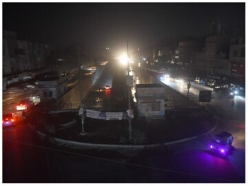 লজ্জার আঁধার! লাহোর থেকে করাচি, রাওয়ালপিণ্ডি থেকে ইসলামাবাদ অন্ধকারে পাকিস্তান