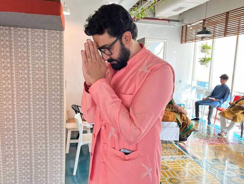 সরস্বতী পুজোয় অভিষেক বচ্চন